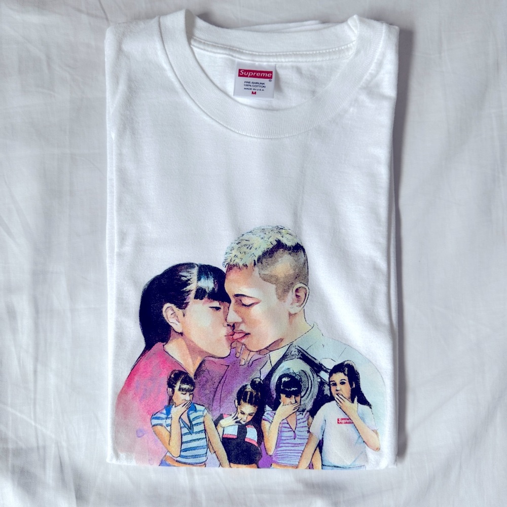 SUPREME "Kiss" TEE